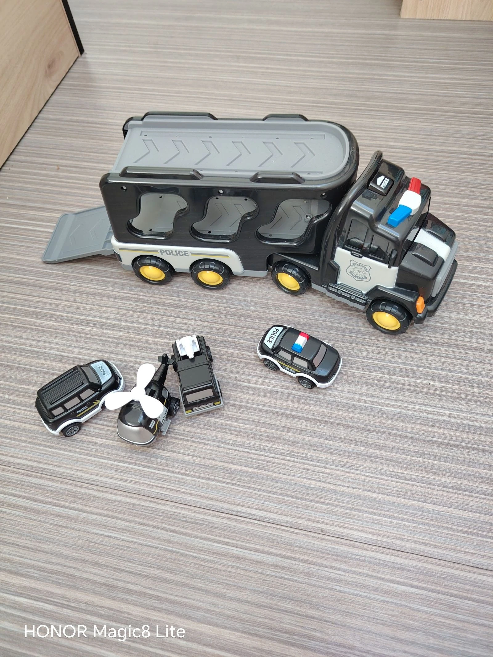 Camion petite voiture
